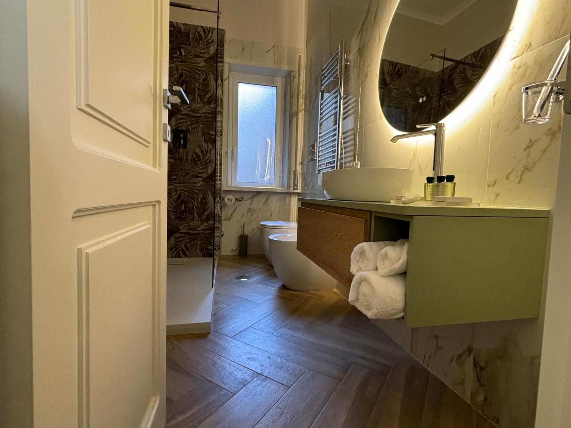 Corso Marconi Boutique Apartment - Luxury Central Apartment Next To The Port Civitavecchia Exterior photo